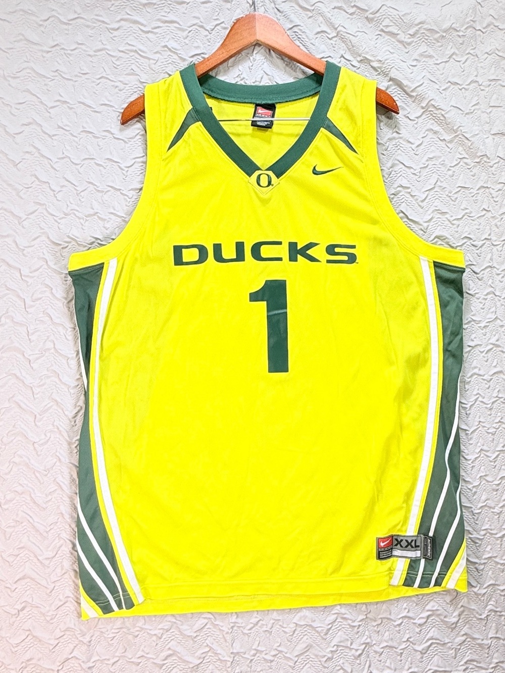 Nike Oregon Ducks Basketball Jersey Mens XXL Yellow Green Number 1 NCAA Team